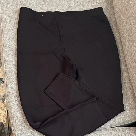 Chico's Black Skinny Pants Crop Size 3 Like New. - Picture 3 of 3